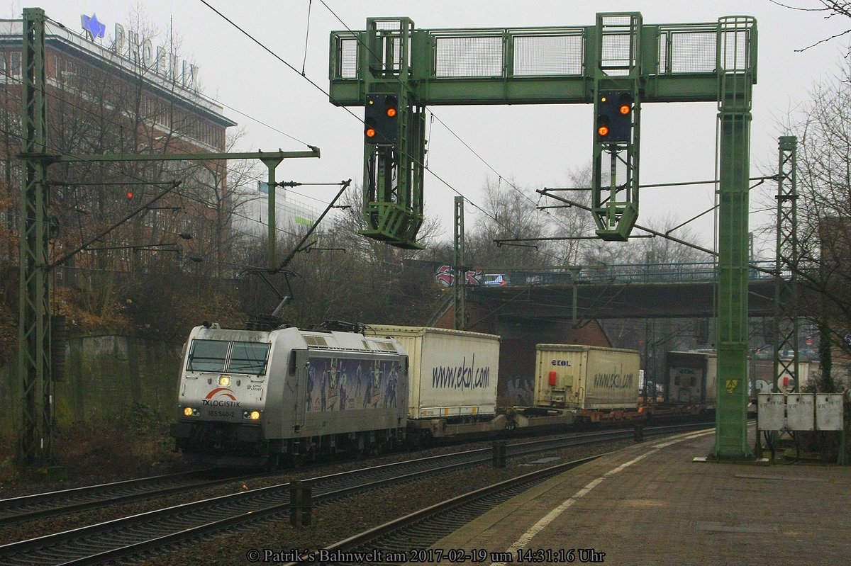 TXL 185 540 mit KLV-Zug am 19.02.2017 in Hamburg-Harburg