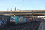 metrans-rail-sro/530403/metrans-e186-247-mit-containerzug-am Metrans E186 247 mit Containerzug am 29.11.2016 in Hamburg-Harburg