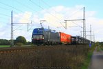 MRCE 193 871 mit Containerzug am 29.10.2016 in Dedensen-Gümmer auf dem Weg Richtung Westen