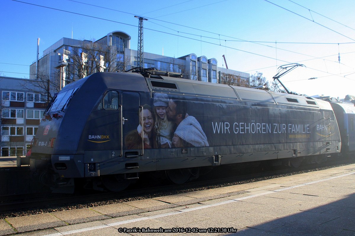 101 004 mit EC 177 in Hamburg-Altona am 02.12.2016