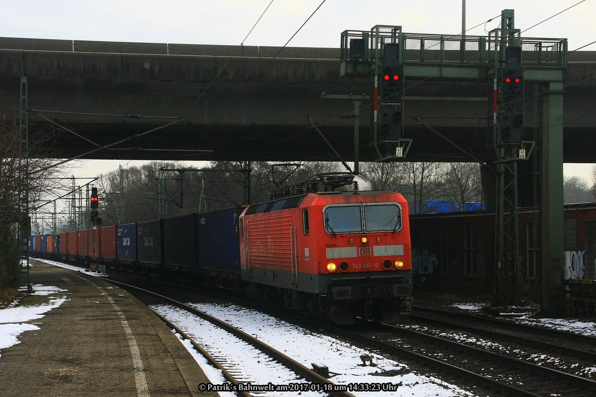 DB 143 195 mit Containerzug am 18.01.2017 in Hamburg-Harburg