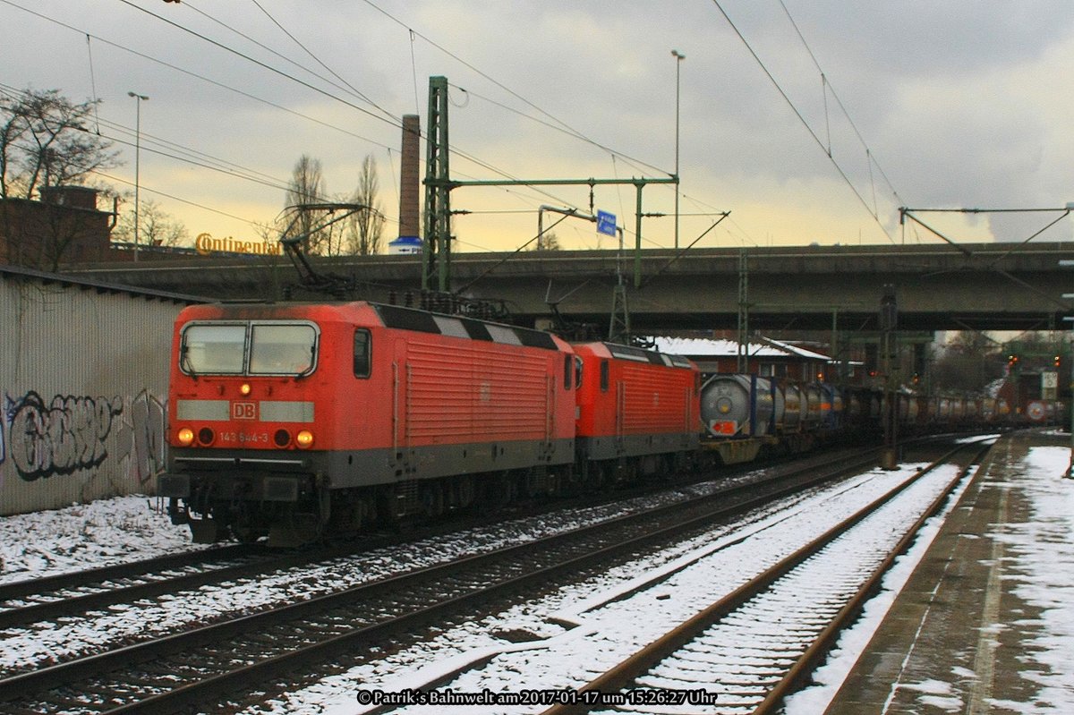 DB 143 644 + D 143 xxx mit EK 53688 am 17.01.2017 in Hamburg-Harburg