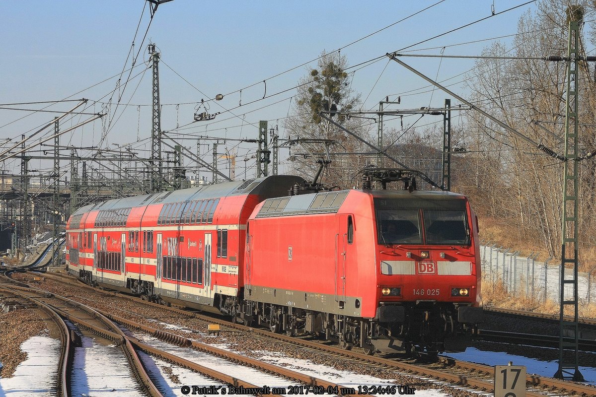 DB 146 025 mit S1 nach Schöna am 04.02.2017 in Dresden Hauptbahnhof