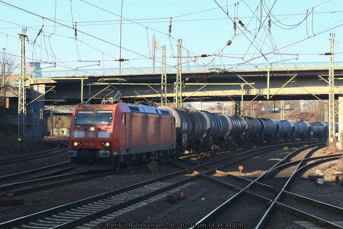 DB 185 069 mit Kesselwagenzug am 14.02.2017 in Hamburg-Harburg