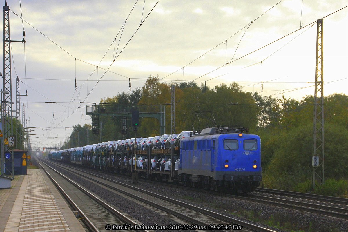 EGP 140 627 mit ARS Altmann Autotransportzug am 29.10.2016 in Dedensen-Gümmer auf dem Weg Richtung Westen