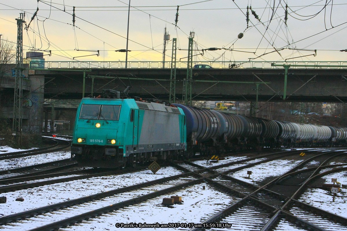 IGE 185 576 mit Kesselwagenzug am 17.01.2017 in Hamburg-Harburg