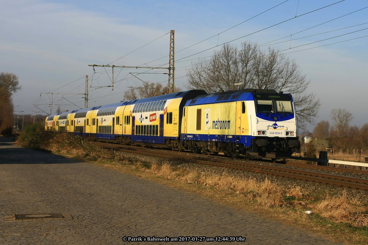 ME 246 009 schiebt RE5 nach Cuxhaven am 27.01.2017 in Neukloster (Kreis Stade)