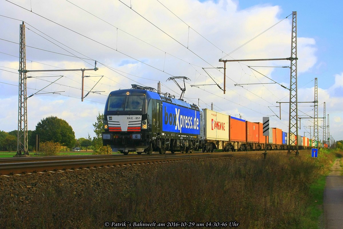 MRCE / boxXpress 193 851 mit Containerzug am 29.10.2016 in Dedensen-Gümmer auf dem Weg Richtung Westen