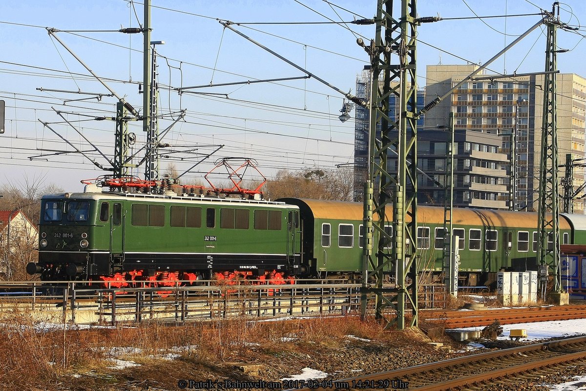 MTEG/PRESS 242 001 mit DPE 20682 am 04.02.2017 in Dresden Hauptbahnhof