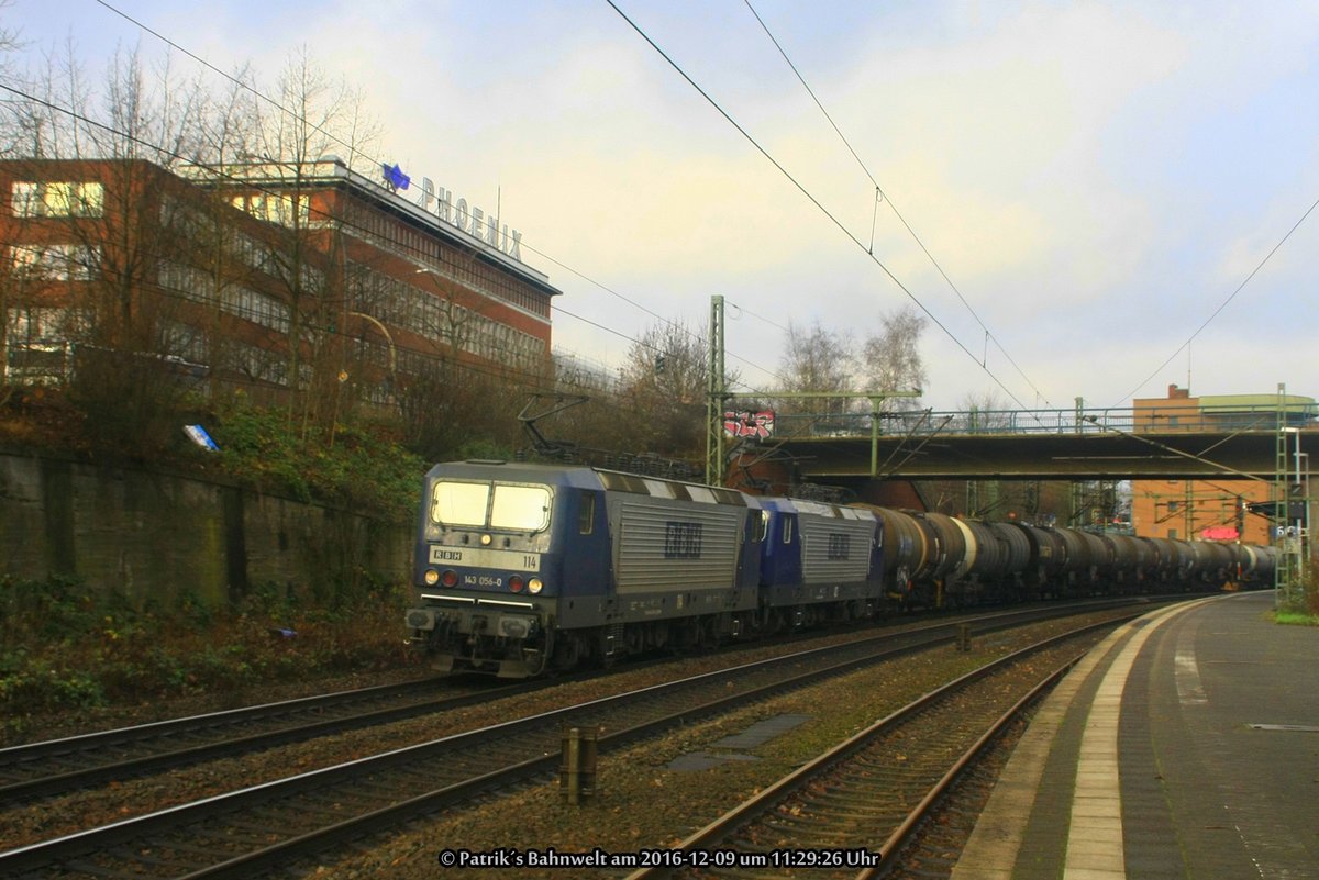 RBH 143 056 + RBH 143 040 mit Kesselwagenzug am 09.12.2016 in Hamburg-Harburg