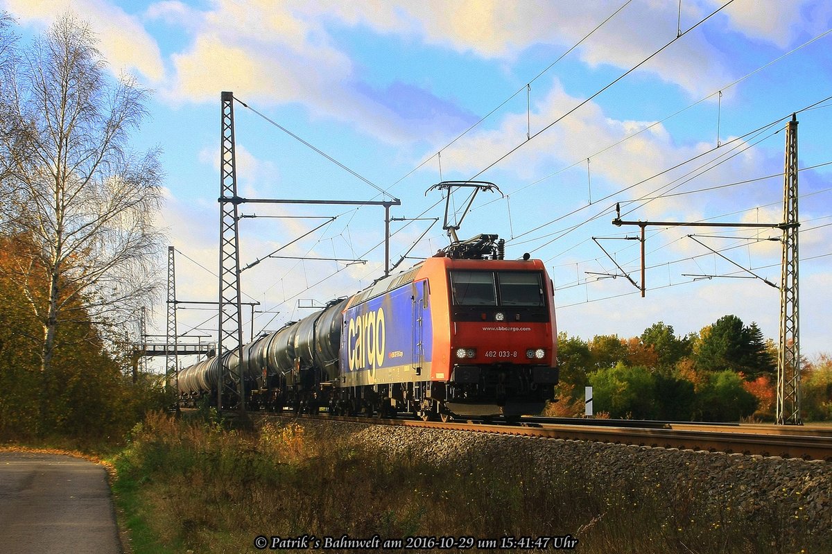 SBB Cargo / HSL 482 033 mit Kesselwagenzug am 29.10.2016 in Dedensen-Gümmer auf dem Weg Richtung Osten