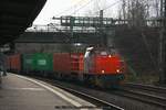 Locon 275 809 mit Containerzug am 13.12.2016 in Hamburg-Harburg