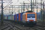 Locon 189 821 mit Containerzug am 13.12.2016 in Hamburg-Harburg