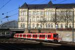 Ein 474er Doppel auf der S1 nach Airport/Poppenbüttel am 14.02.2017 in Hamburg Hbf am Hühnerposten